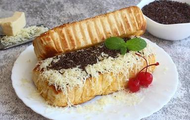 ROTI BAKAR SI EMPUK SARI KEJU