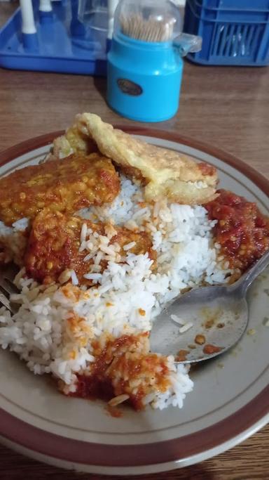 WARUNG NASI CEMPAKA