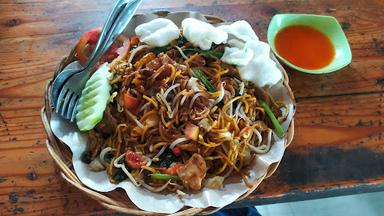 MIE SOP MEDAN DAPUR NANDE 3N