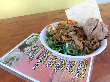 KEDAI BAKSO & MIE AYAM PA'E 4