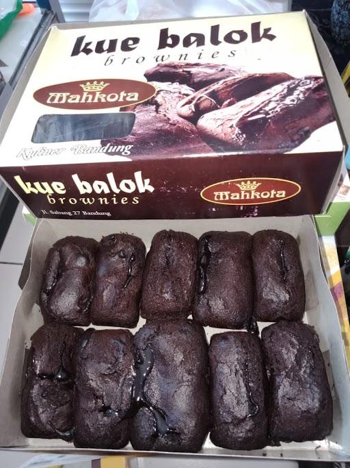 LAPIS TALAS BOGOR SANGKURIANG, BOTANI & BROWNIES AMANDA