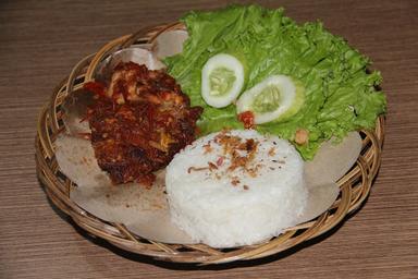 AYAM PENYET MB77