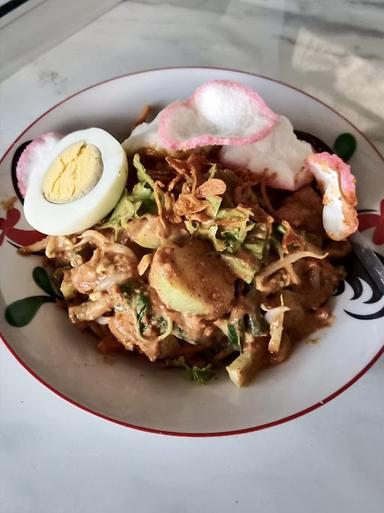 GADO GADO BU IS