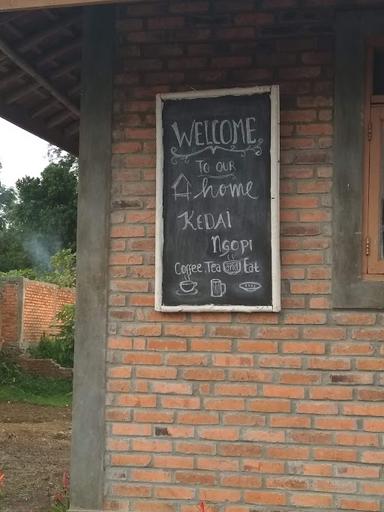 WARUNG KOPI IBU UUS