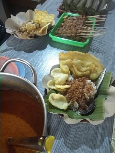 NASI UDUK WARUNG LEUPEUT