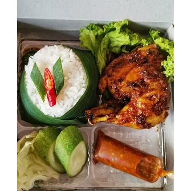 WARUNG MAKAN LAZIIZ