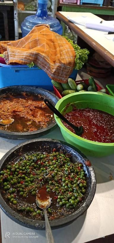 WARUNG NASI SUKAHATI CICALENGKA 1