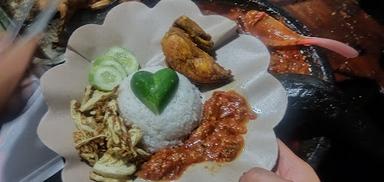 AYAM PENYET AUREL ARJUNA