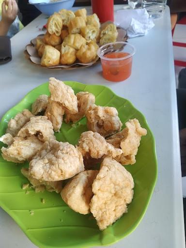 BAKMI AYAM & BASO GORENG ANUGERAH