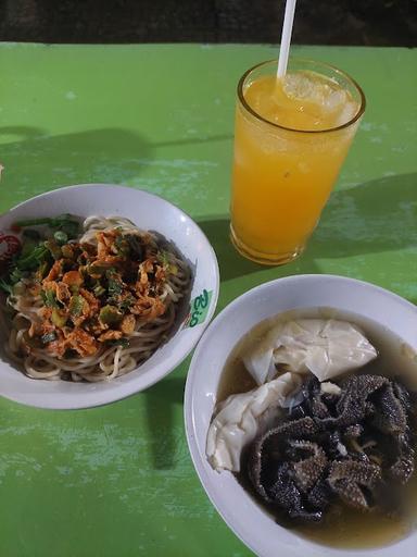 BAKMI RAJIM RICA RICA