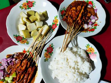 SATE AYAM MADURA