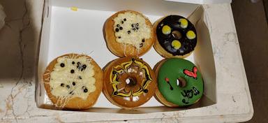 DONAT MADU