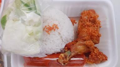 PECEL LELE DAN AYAM KREMES