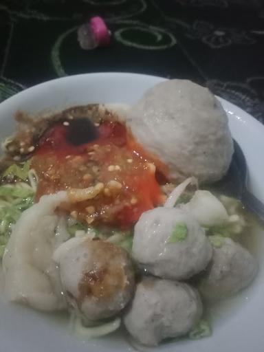 MIE AYAM BASO M. DIMAS