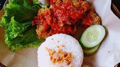 AYAM GEPREK SALDIN BANDUNG