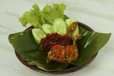 AYAM PENYET WARUNG UNGU