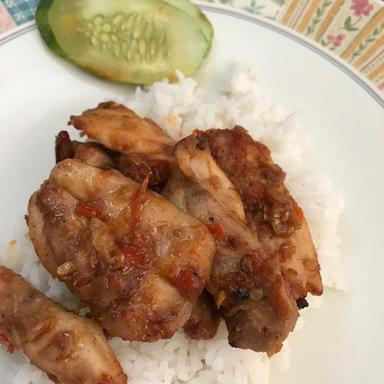 DEMI AYAM!