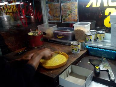 MARTABAK 17+ MANIS DAN TELOR