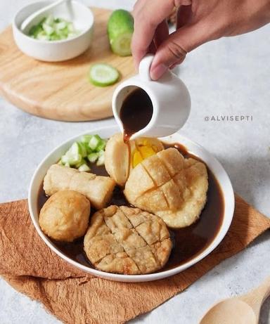 PEMPEK PALEMBANG SELERA