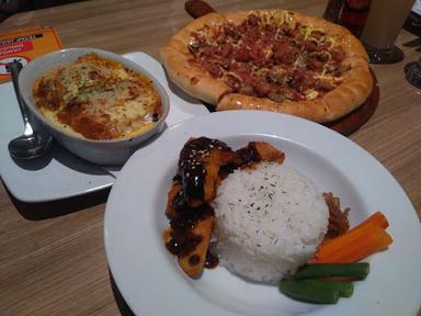 PIZZA HUT RESTORAN