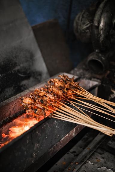 WARUNG SATE BU NGANTUK