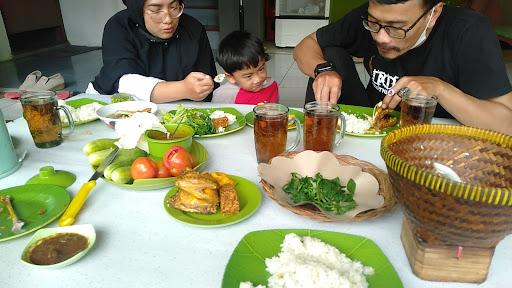 AYAM GORENG CIDAHU