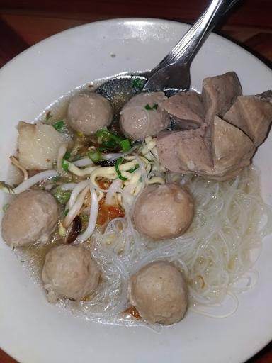 BAKSO MANUNGGAL BAKSO CINTA