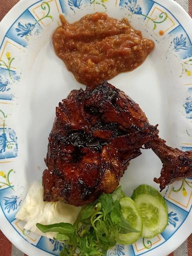 SOP AYAM KAMPUNG & GORENG AYAM NURFADHILAH 