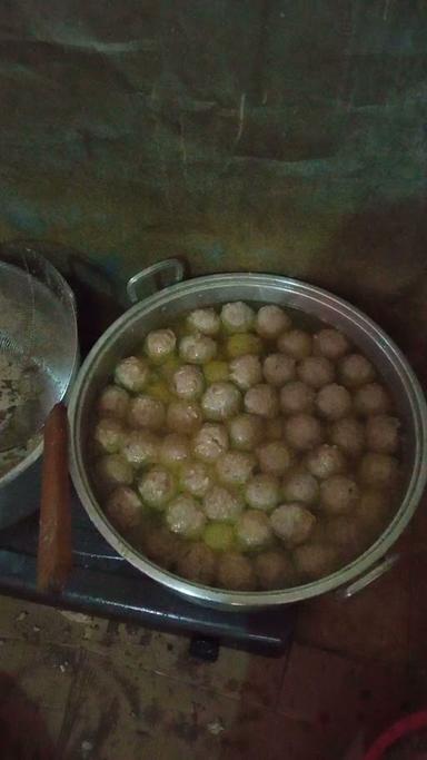 MIE BAKSO SIMPANG TIGA