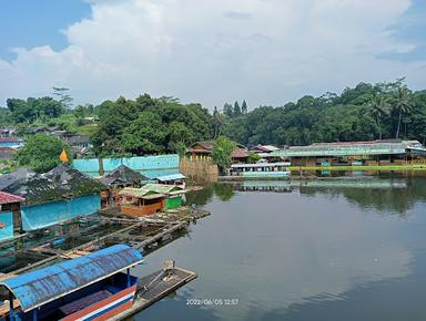 WARUNG NASI UMMI