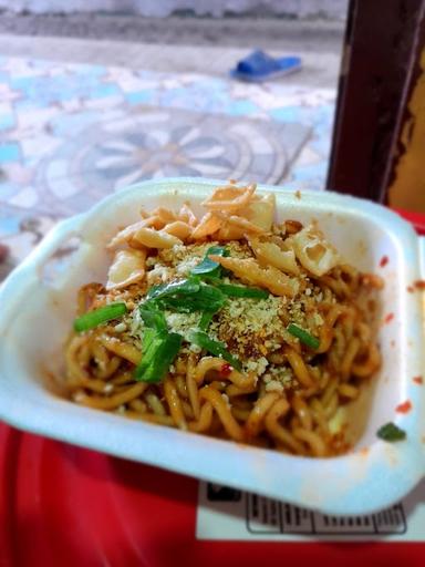 WARUNG MIE JONTOR UMI ELOM