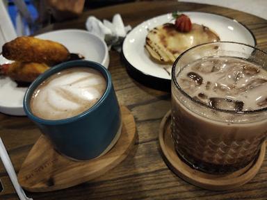 DAILY ESCAPE CAFE & SAUNG PANGAISAN