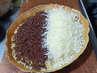 MARTABAK MANIS BANDUNG CIHAMPELAS