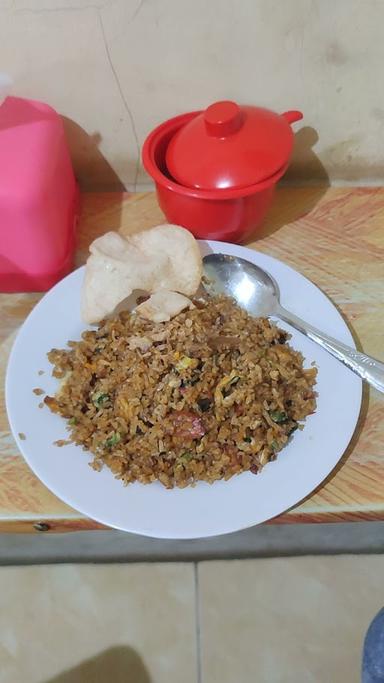 NASI GORENG TIGA PUTRI - SELAKOPI