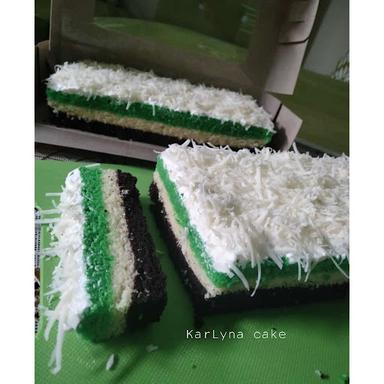 KARLYNA CAKE