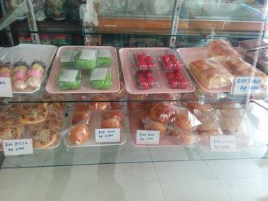 MAKMUR CAKE & BAKERY