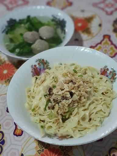 MIE BASO DAN BUBUR AYAM