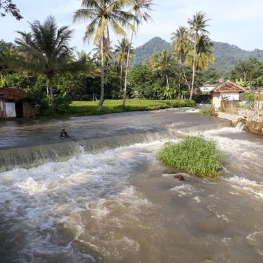 KOLAM IKAN ABIZAR