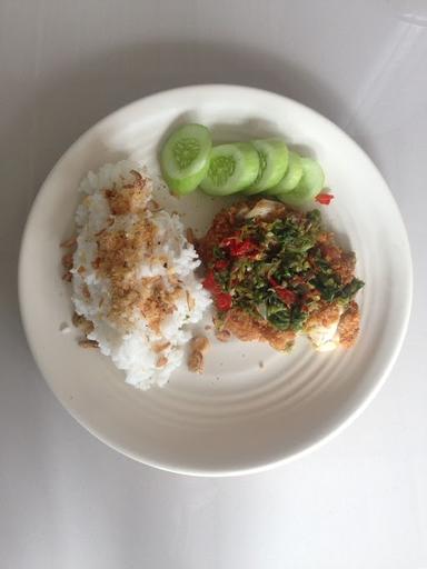 LAYUNG BAKAKAK AYAM KAMPUNG