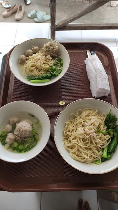 MIE BAKSO PUJA CIJEUNGJING