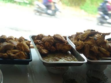 WARUNG NASI SARINA