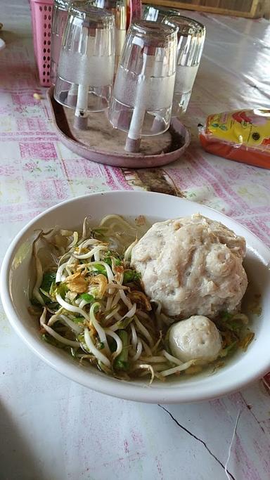 MIE BASO ADEM AYEM