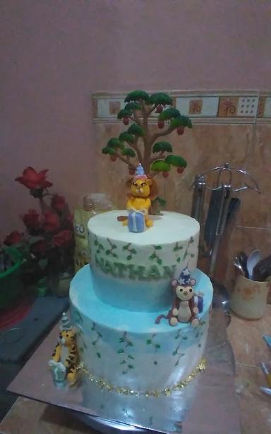 ALINEZA CAKE