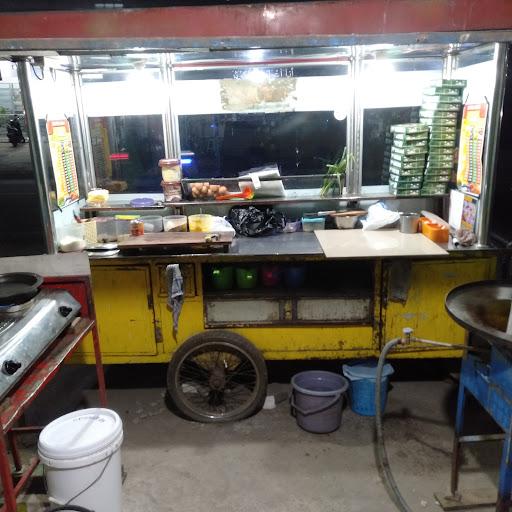 MARTABAK BANG SULE WARUNG DOMBA