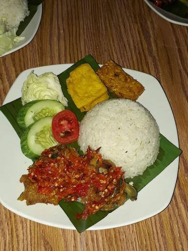 RESTO AYAM BAKAR GOLEK