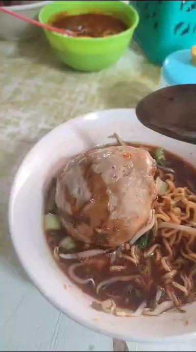 WARUNG BAKSO LEBAK PEUNDEUY