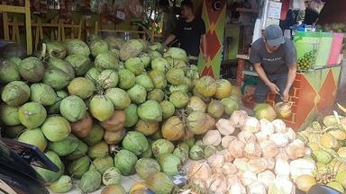 ES KELAPA MUDA PUTRA TASIK