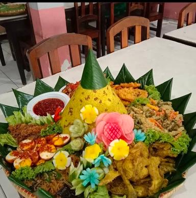 RUMAH MAKAN SINDANG HEULA