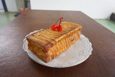 WAROENG HENGK 'SOTO TANGKAR&ROTI BAKAR'