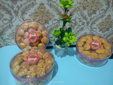 DELIA BAKRIE COOKIES